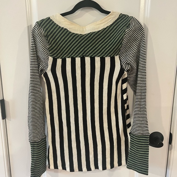 NWT Free People Give Me Stripes Mixed Print Top Sz S Z508-13 - Picture 5 of 5